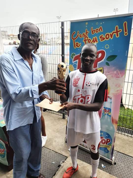 Read more about the article Aboubacar Dalbai Maloum meilleur joueur Easter Cup 2022: « je ne m’y attendais pas, car ce n’est pas facile pour un défenseur de sortir meilleur joueur »